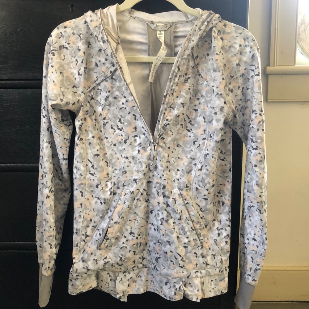 Lulu Lemon pullover hoodie size 2